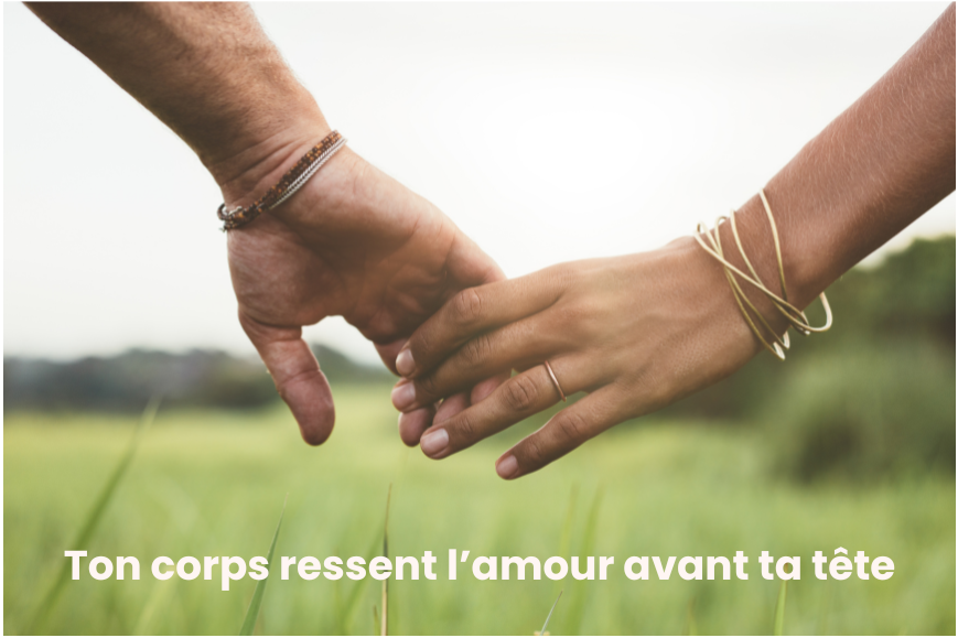 couple qui se tient la main- relation -système nerveux